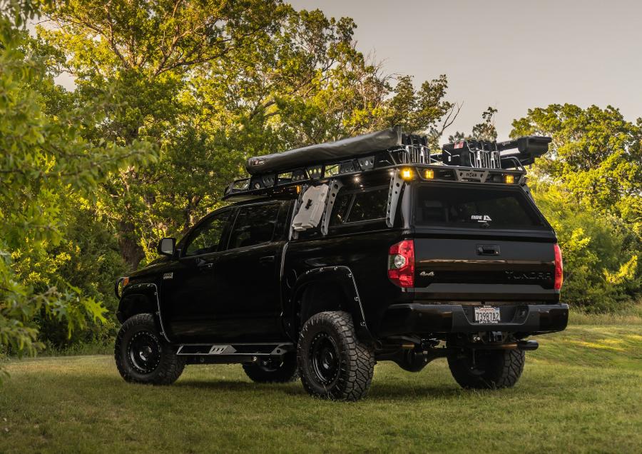  Toyota Costner Tundra 2018 года  (фото 2 из 7)